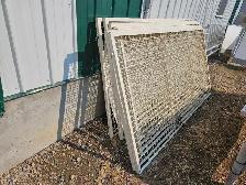 Wire shelves/panels