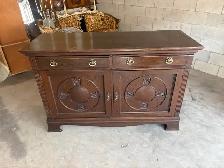 Free delivery used Vintage Oak Sideboard Buffet - Photo 2