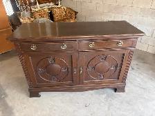 Free delivery used Vintage Oak Sideboard Buffet - Photo 5