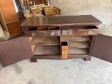 Free delivery used Vintage Oak Sideboard Buffet - Photo 9