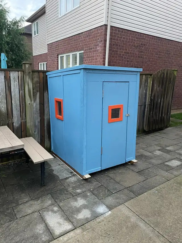 Ice Fishing Hut