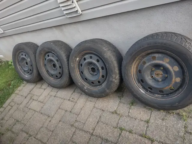 225-65R17x4 jantes Dodge Journey 2019.  Bolt Pattern 5x127