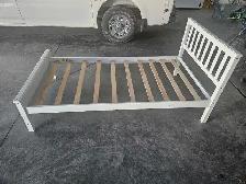 Twin bed frame - Photo 5