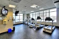 1 BDRM condo, with parking, underground subway access North York - Photo 9