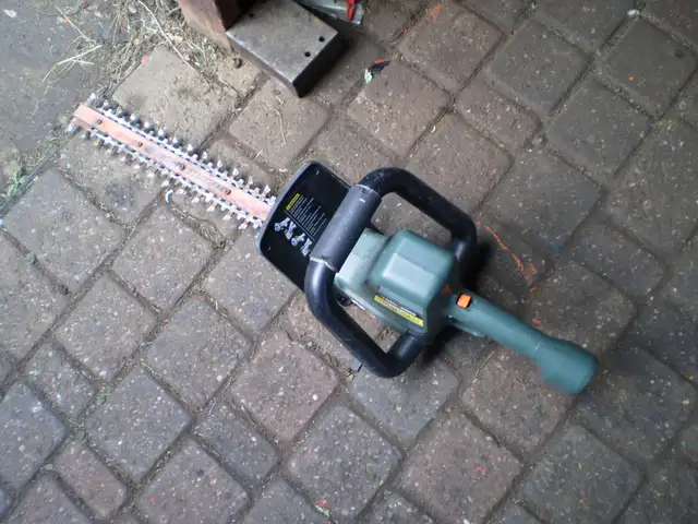 Hedge Hog  Corded  electric hedge trimmer