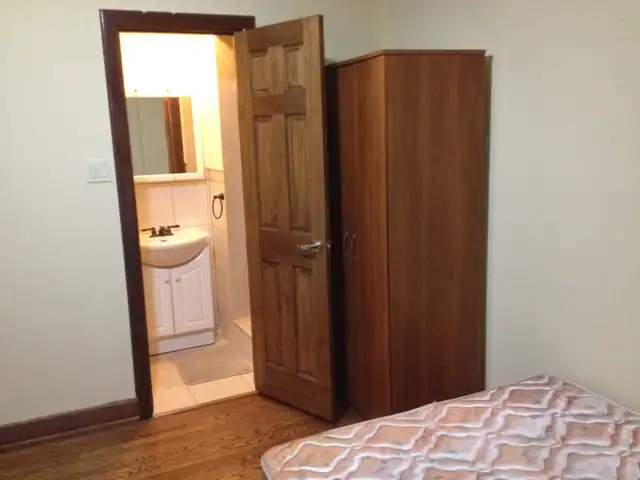 MASTER BEDROOM & PRIVATE WASHROOM 2ND FLAT STEELES & BATHURST