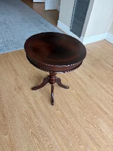 Free delivery used Round wooden end table with drawer - Photo 4