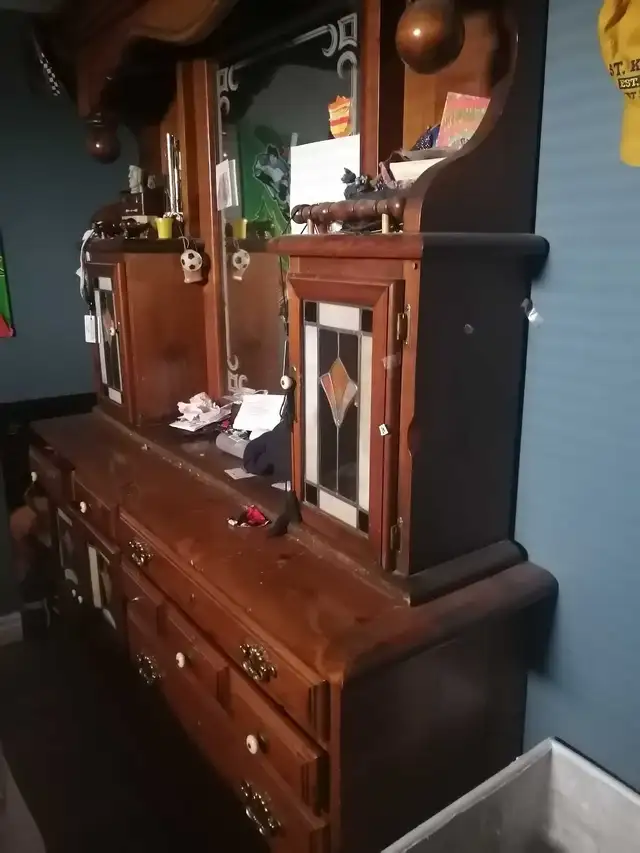 for sale cherry oak dresser in great shape,
