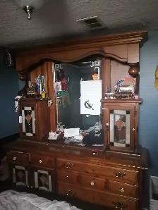 for sale cherry oak dresser in great shape, - Photo 2