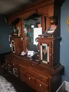 for sale cherry oak dresser in great shape, - Photo 3