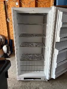 upright Freezer 16.9 cu ft for sale - Photo 3
