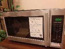 FRIGIDAIRE Microwave for sale
