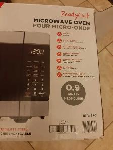 FRIGIDAIRE Microwave for sale - Photo 3