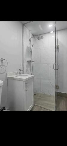 2 Bed   2 Bath Basement for Rent/ Steps to Bus stop/01 Oct - Photo 8