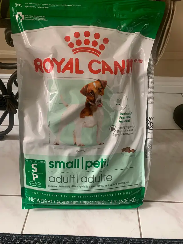 Royal Canin dog kibble (small dog)