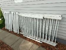 Used White Aluminium Deck Railing With Some Hardware - Photo 5
