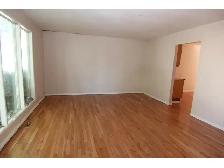 Erinwoods 2 bedrm legal suite, sep entran n laundry $1120/m 40%u - Photo 7