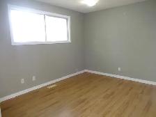 Erinwoods 2 bedrm legal suite, sep entran n laundry $1120/m 40%u - Photo 8