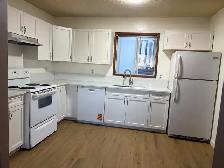 Falconridge full house 4 bedroom, 2 bathroom $2050 / m   ut - Photo 4