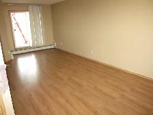 two bed room condo for rent - Photo 3