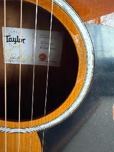 Taylor guitar for sale. good as new condition - Photo 8
