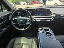 2024 Cadillac LYRIQ - Photo 8