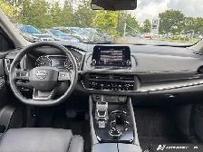 2025 Nissan Rogue SV - Photo 12