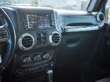 2018 Jeep Wrangler JK Unlimited Sahara - Targa Roof | Leather - Photo 33