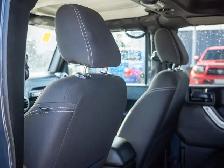 2018 Jeep Wrangler JK Unlimited Sahara - Targa Roof | Leather - Photo 45
