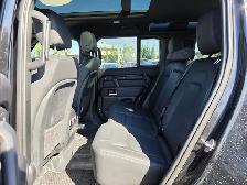 2025 Land Rover Defender X-Dynamic SE - Photo 19