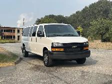 2021 Chevrolet Express LS 3500 3dr 12 Passenger Van - Photo 2