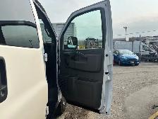 2021 Chevrolet Express LS 3500 3dr 12 Passenger Van - Photo 29