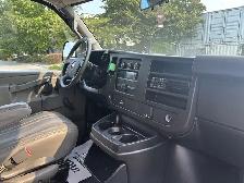 2021 Chevrolet Express LS 3500 3dr 12 Passenger Van - Photo 33