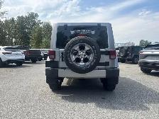 2017 Jeep Wrangler Unlimited Sahara - Photo 6