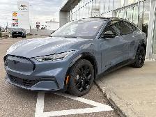 2023 Ford Mustang Mach-E Premium - Photo 4