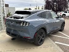 2023 Ford Mustang Mach-E Premium - Photo 8