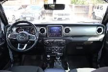 2023 Jeep Wrangler Sahara 4 Door 4x4 - Photo 17