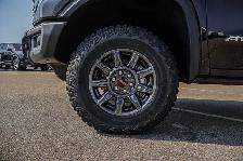 2026 GMC Sierra 1500 AT4X - Photo 13