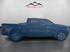 ONE OWNER 2022 RAM 1500 CREW CAB SPORT 4X4 - Photo 6