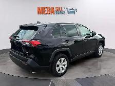 2022 Toyota RAV4 LE - Photo 3