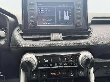 2022 Toyota RAV4 LE - Photo 16