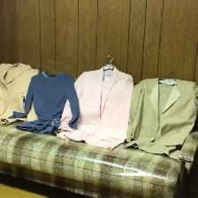 VÊTEMENTS D'ÉTÉ POUR FEMMES ET AUTRES - Photo 9