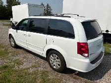 2014 Dodge Grand Caravan SXT Sto'N'Go & PASSENGER LOADED NICE! - Photo 6