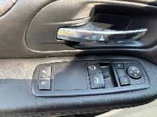 2014 Dodge Grand Caravan SXT Sto'N'Go & PASSENGER LOADED NICE! - Photo 8