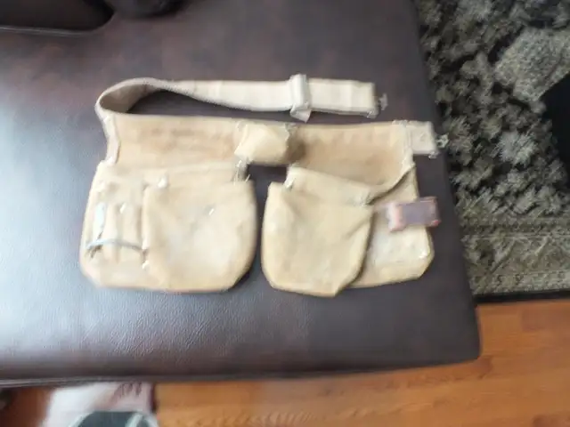 Carpenter tool belt apron pouch