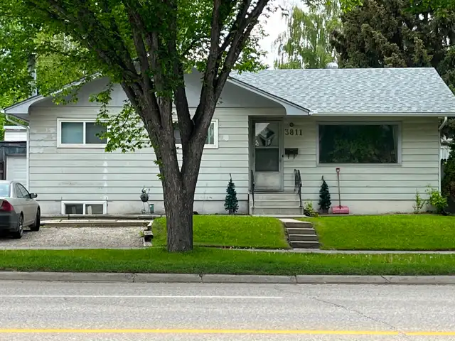 October 1 university c-train Mall close downtown one bedroom