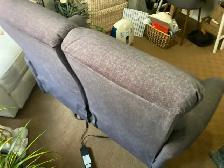 Selling electric recycling love seat - Photo 2