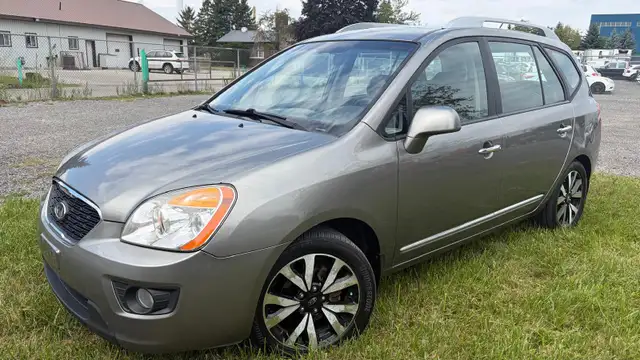 2011 Kia Rondo EX