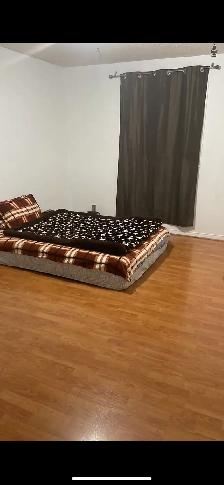 Full basement for rent Brampton - Photo 2
