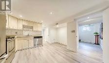Beautiful 3 Bedroom Apartment - Photo 4